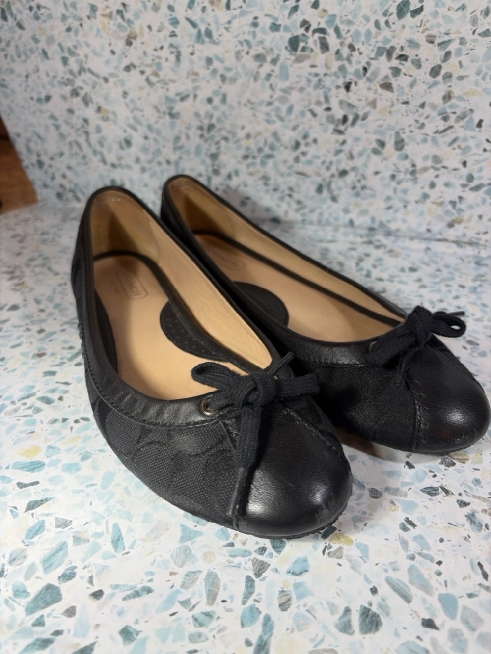 Coach Jana Black Leather Ballet Flats Signature Logo Size 8.5M - Picture 2 of 6